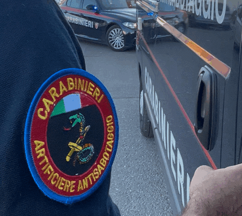 Blitz a Lecce: droga, auto rubate e ordigno artigianale sequestrati