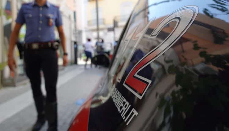 Capua, bambino di 10 anni in bilico sul davanzale: salvato in extremis dai Carabinieri