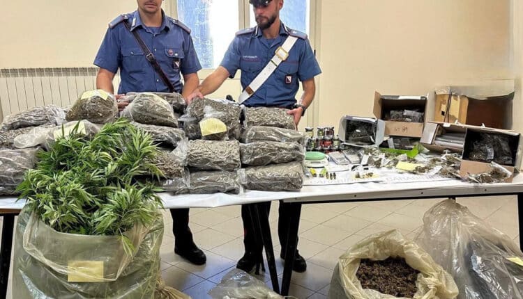 Castellammare e Gragnano, blitz “Continuum Bellum 3”: arresto, sequestri di droga e armi