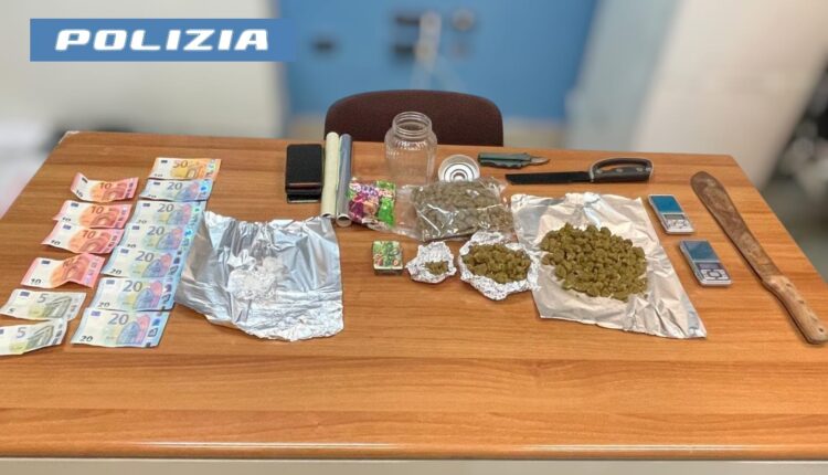 Cologno Monzese, arrestato 22enne peruviano sequestrati droga e un machete