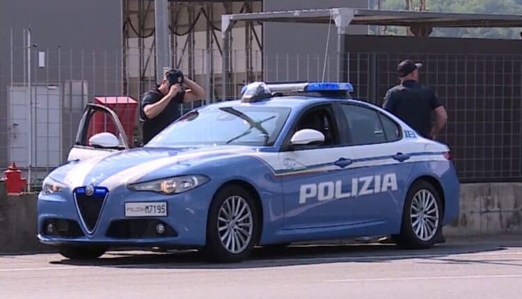 Como, 21enne irregolare denunciato: tentava di rubare nello zaino di un turista sul Lungo Lario