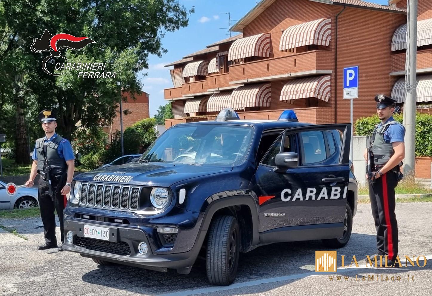 Ferrara, aggredisce il cliente della compagna: denunciato per rapina e aggressione