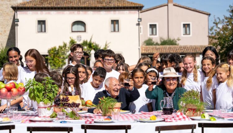 Al Bano e Mogol con i bambini di Caivano e Antoniano per la candidatura UNESCO della Cucina Italiana