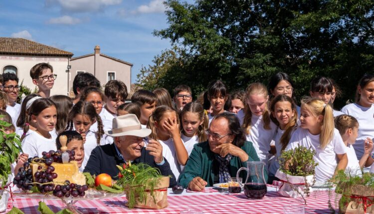 Al Bano e Mogol con i bambini di Caivano e Antoniano per la candidatura UNESCO della Cucina Italiana