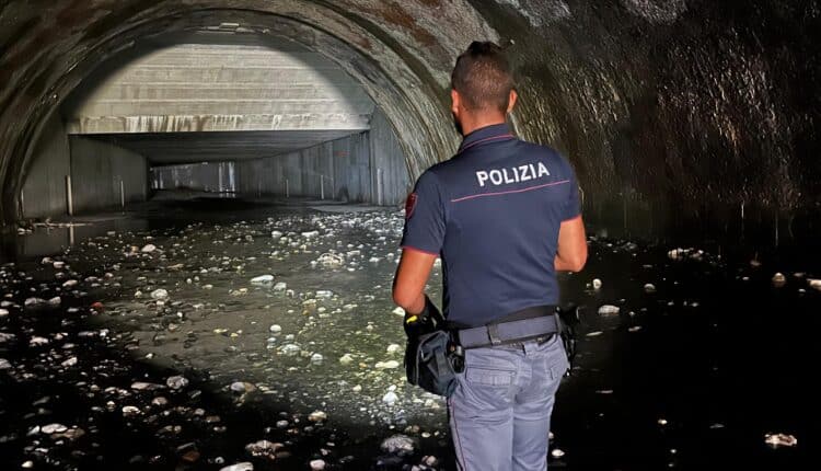 Genova, strappa un orologio da 50.000 euro a un turista: arrestato 27enne algerino