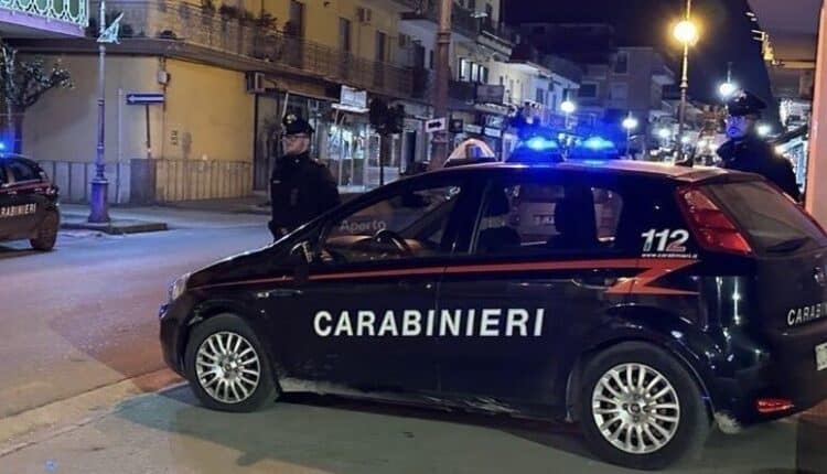 Giugliano in Campania: ferisce il fratello per punire il nonno, arrestato 20enne