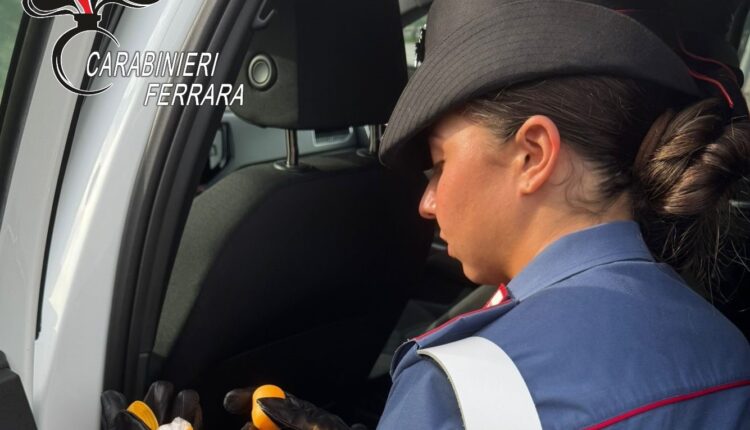 Goro, cocaina nascosta negli ovetti e tra i sedili: arrestati due giovani