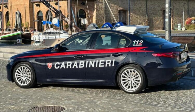 Cervia: coppia arrestata per rapina impropria in supermercato, aggredito il direttore