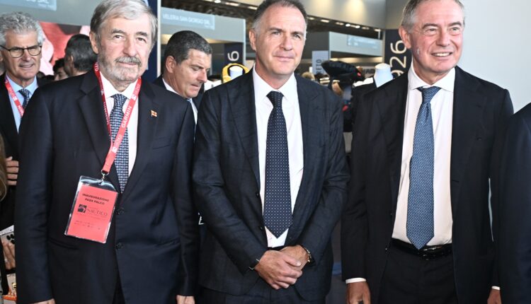 Genova, Bucci inaugura il 65° Salone Nautico: “Il nostro obiettivo è diventare il primo al mondo”