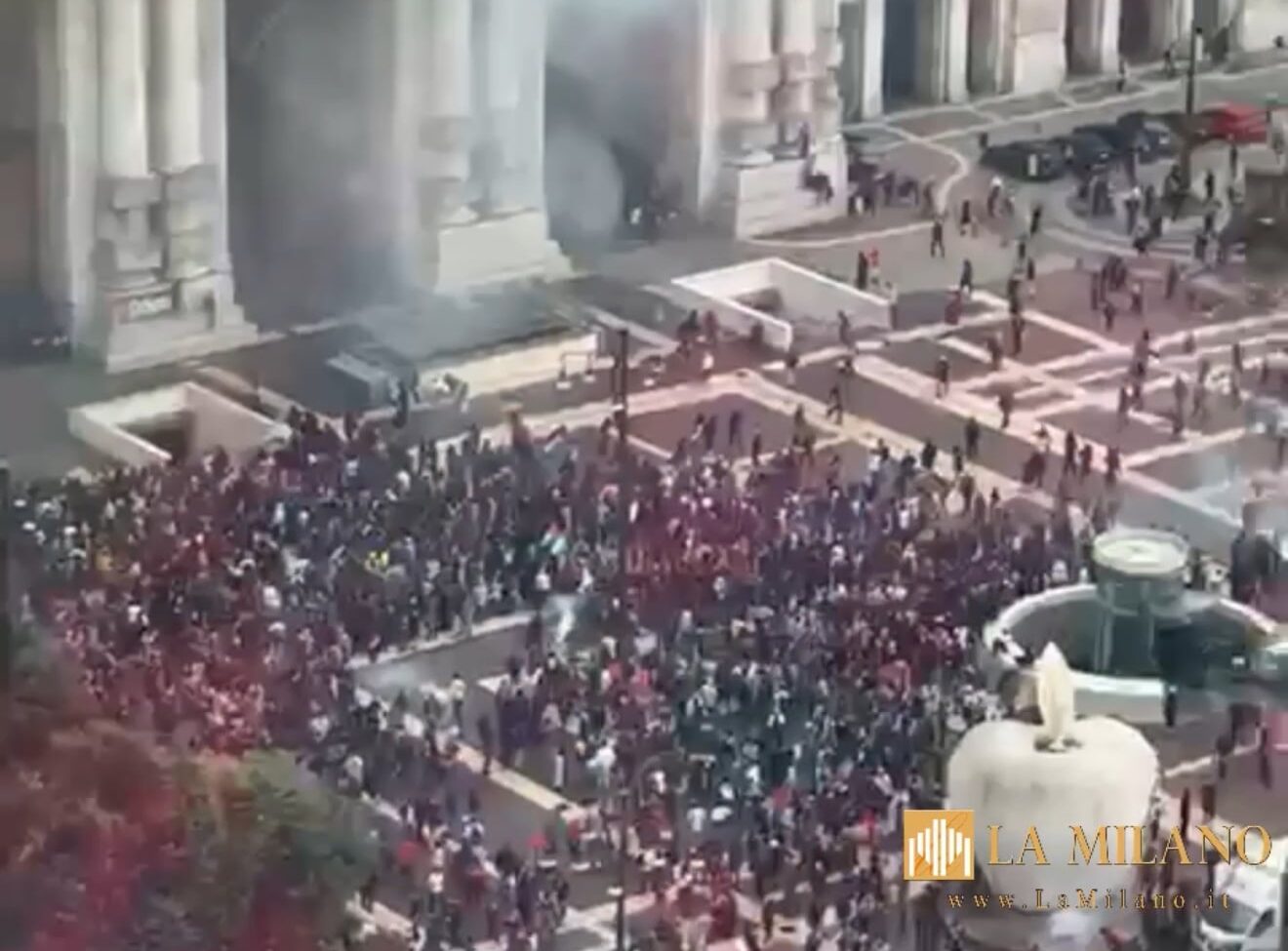 Milano, scontri alla Stazione Centrale durante corteo pro-Palestina. Corbetta (Lega): “Chi devasta deve pagare con la galera”