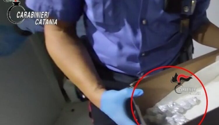 Catania: sequestrati oltre 12 kg di droga dai Carabinieri