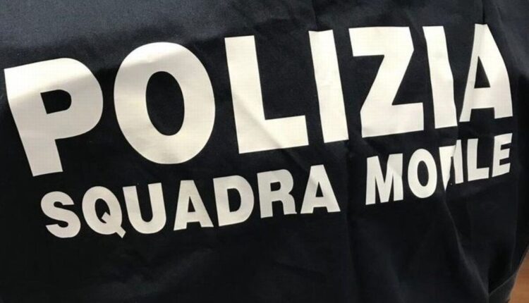 Roma, rapina a mano armata in un bar di Tor Bella Monaca: arrestato 52enne con precedenti penali