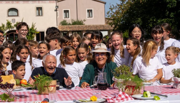 Al Bano e Mogol con i bambini di Caivano e Antoniano per la candidatura UNESCO della Cucina Italiana