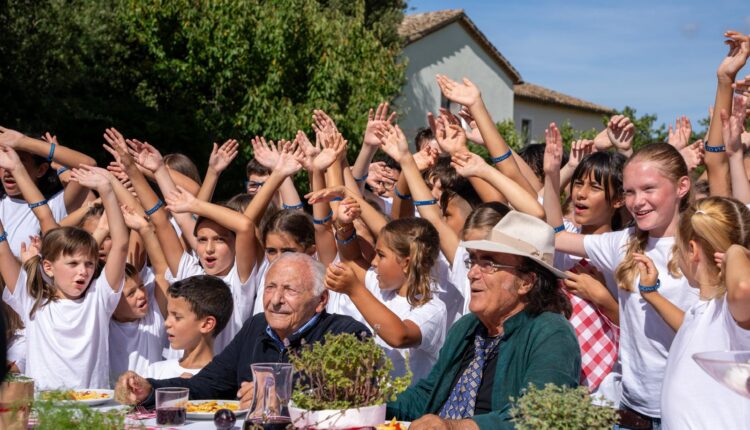 Al Bano e Mogol con i bambini di Caivano e Antoniano per la candidatura UNESCO della Cucina Italiana