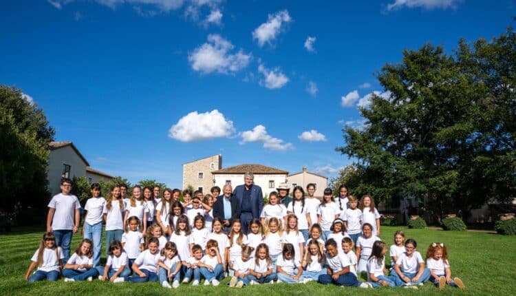 Al Bano e Mogol con i bambini di Caivano e Antoniano per la candidatura UNESCO della Cucina Italiana