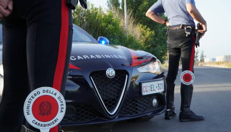 Maddaloni, anziana disabile maltrattata e carabinieri aggrediti: arrestata la badante ubriaca