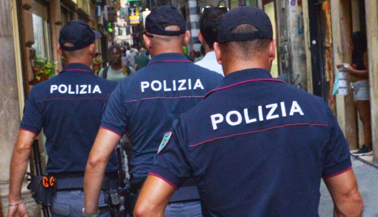 Genova, ladro arrestato: inseguito sui tetti con la refurtiva da 2.500 euro