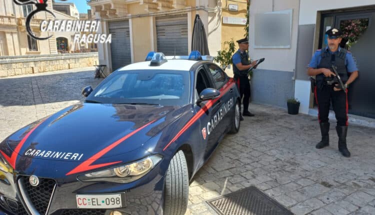 Scicli, alterco tra albanesi e tunisini: arrestato un 28enne, un altro è ricercato