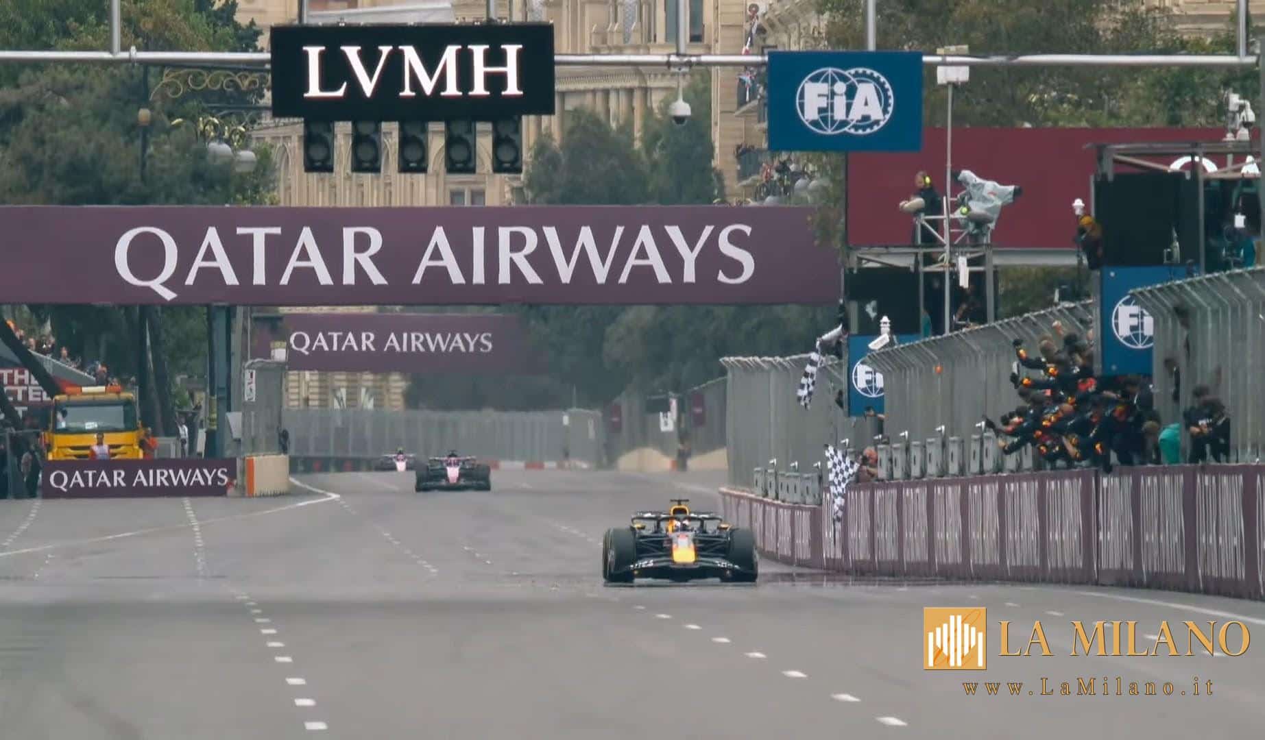 Formula 1: Verstappen si conferma a Baku, secondo posto per Russell e Sainz terzo