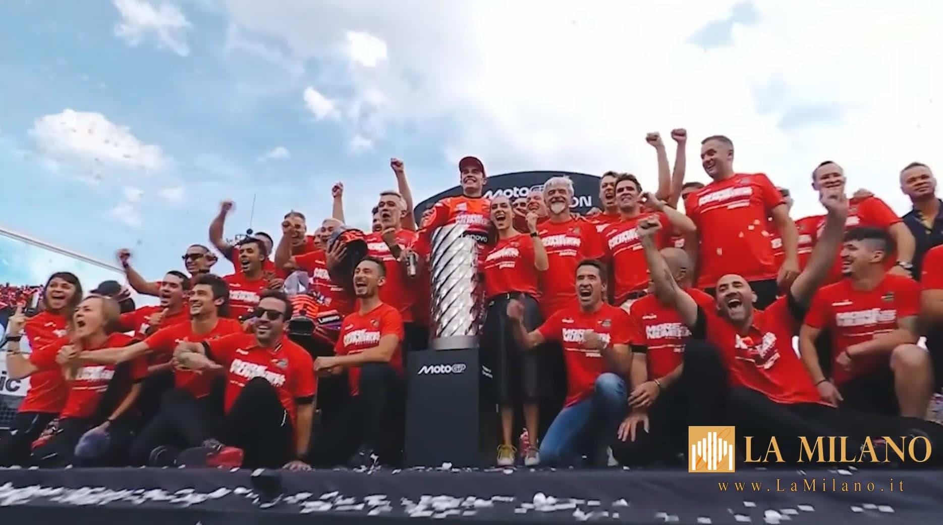 MotoGP: Bagnaia trionfa in Giappone, ma la festa è per Marquez. Lo spagnolo si laurea Campione del Mondo per la nona volta