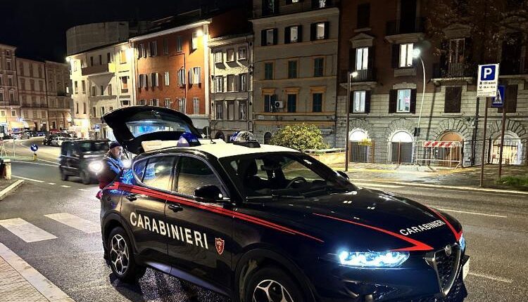 Treia, 29enne ai domiciliari denunciato per 26 furti ed evasione continuata