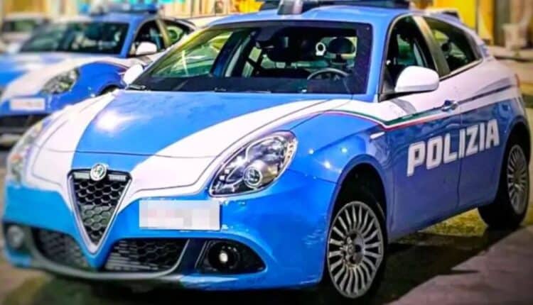 Cremona: arrestato dopo lite al supermercato, danneggia l’auto della Polizia a testate e calci