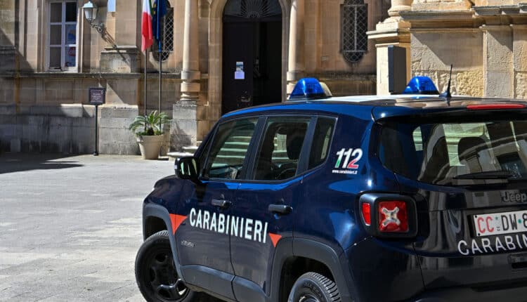 Violenza sessuale a Ragusa: arrestato 58enne per adescamento con finta offerta di lavoro