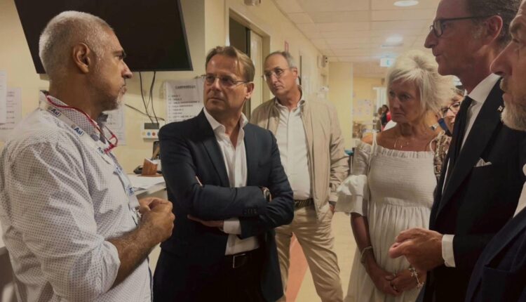 Imperia, l'assessore regionale alla Sanità Massimo Nicolò visita il Pronto Soccorso dopo aggressione al personale sanitario