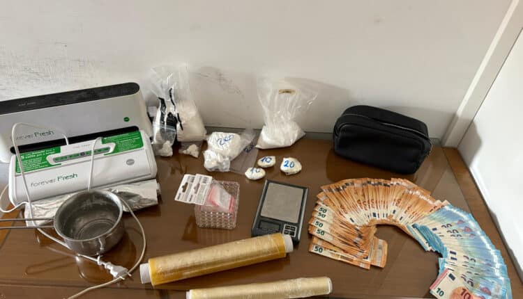 Roma, spaccio di droga “a domicilio” a Primavalle: arrestato pusher albanese ai domiciliari