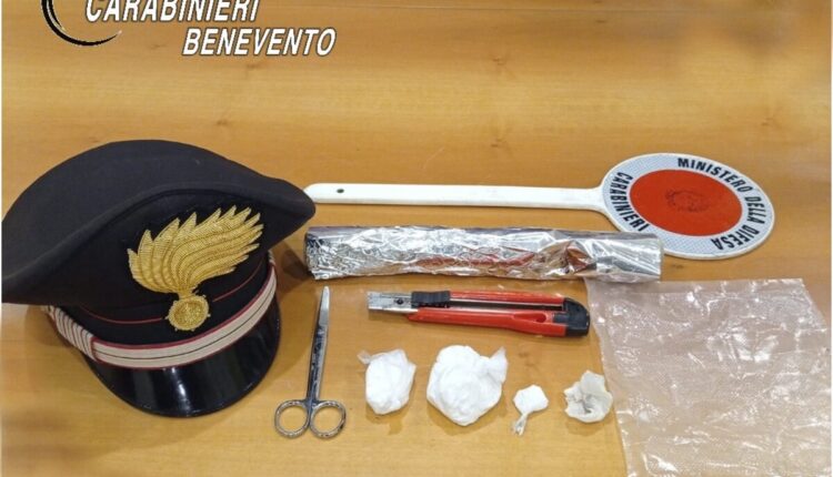Benevento, blitz antidroga: arrestato 37enne con cocaina nascosta in casa e negli indumenti della moglie