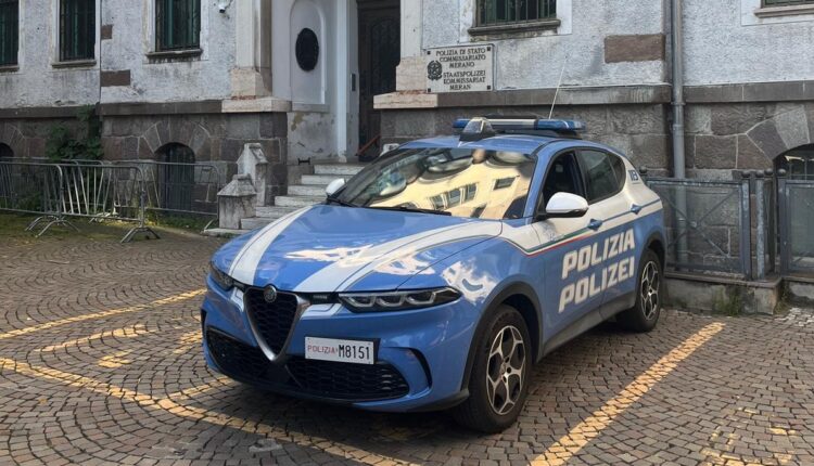 Merano: turista derubato del cellulare, la Polizia arresta il ladro e scatta l’espulsione