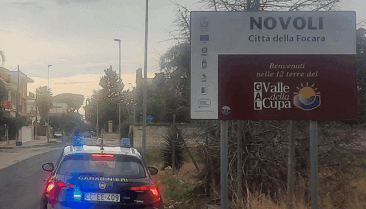 Novoli: inseguimento in centro, arrestato con la cocaina in auto e in casa