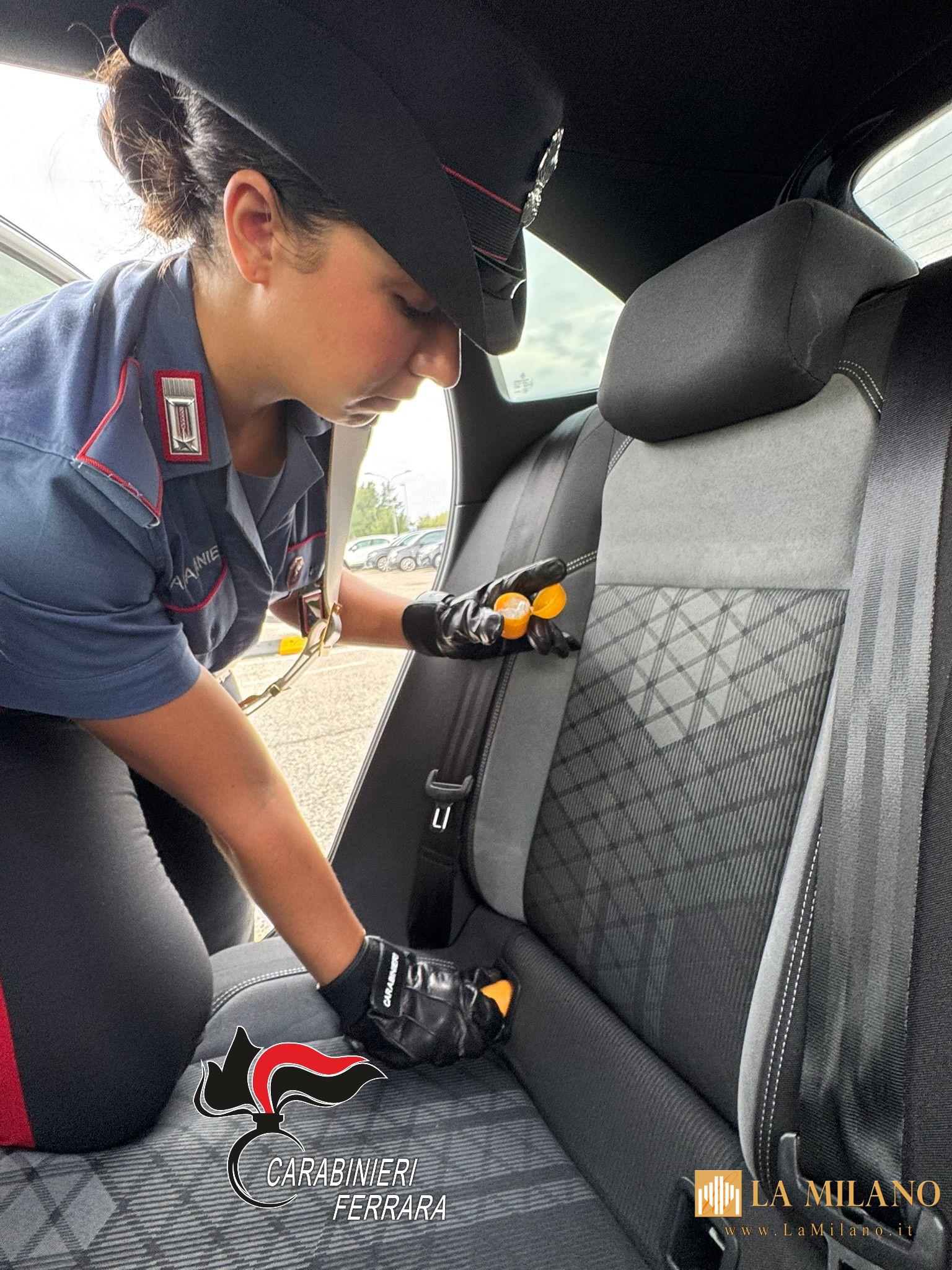 Goro, cocaina nascosta negli ovetti e tra i sedili: arrestati due giovani