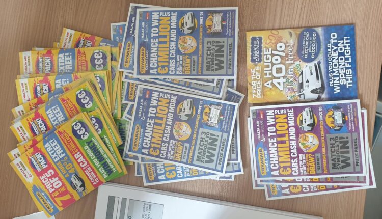 Bergamo, steward di compagnia low cost rubava sigarette e profumi dagli aerei: convalidata misura cautelare