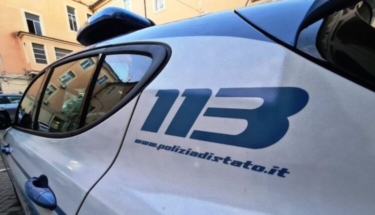 Como, molesta una ragazza alla stazione ed aggredisce gli agenti: arrestato 28enne