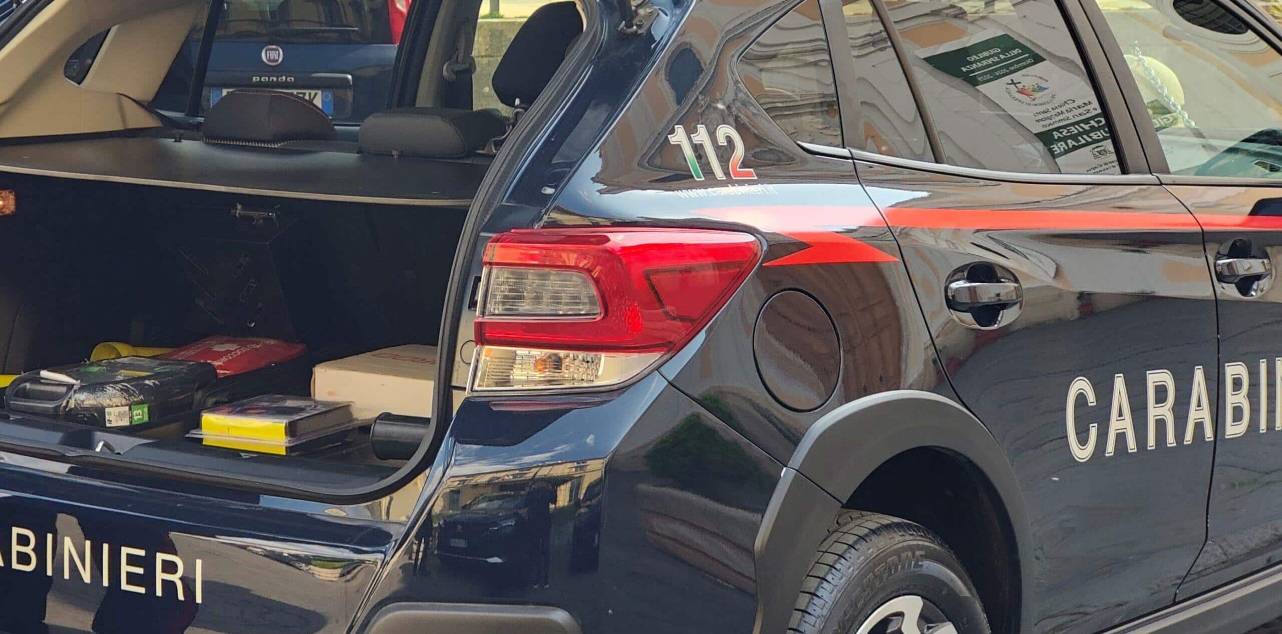 Santa Maria Capua Vetere: controlli straordinari dei Carabinieri portano a due arresti, denunce e sanzioni amministrative.