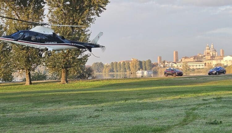 Sustinente, abbandona il cane morto in una scarpata: denunciata una 54enne per maltrattamenti e abbandono