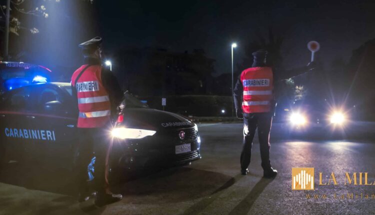 Bologna: due uomini arrestati dai Carabinieri, trovati con armi e munizioni.