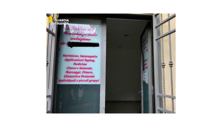 Firenze, scoperti 41 falsi nutrizionisti in tutta Italia: sequestrati studi, titoli e sedi di pseudo-università