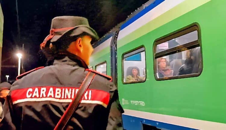 Chiari, controlli straordinari dei Carabinieri: 4 denunce per droga e furti, oltre 150 persone identificate