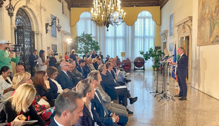 Veneto, 9 milioni per riqualificare gli impianti sportivi su ghiaccio: Zaia, "Investimento per i giovani e per i territori"