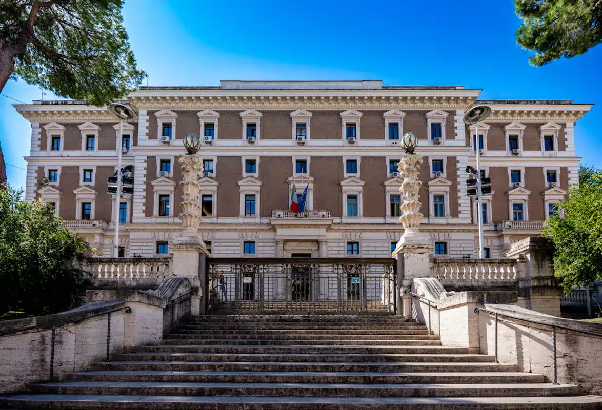 Antimafia, maxi-operazione del Viminale: 16 interdittive e 2 vigilanze collaborative su imprese dei cantieri post sisma e Milano-Cortina 2026