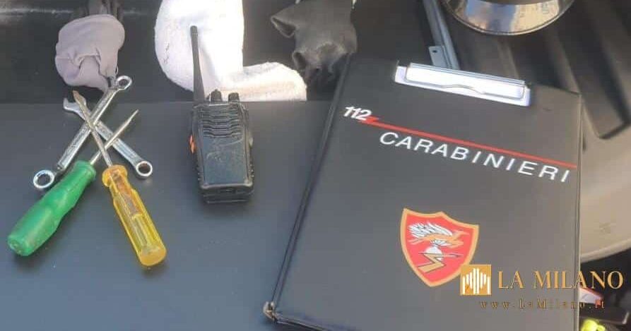 Comacchio: si aggirano nella notte, ispezionati dai Carabinieri, trovati in possesso di arnesi da scasso.