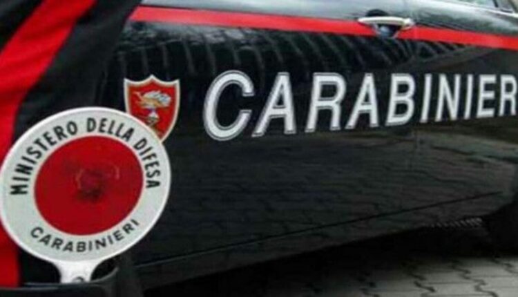 Gradisca d’Isonzo, aggredisce un carabiniere durante la fuga: arrestato soggetto dopo tentato furto in abitazione