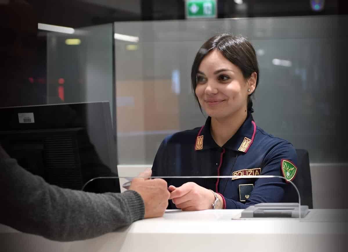 Fiumicino, maxi sequestro di droga: 23 chili di marijuana nascosti nei bagagli. Arrestati 3 soggetti