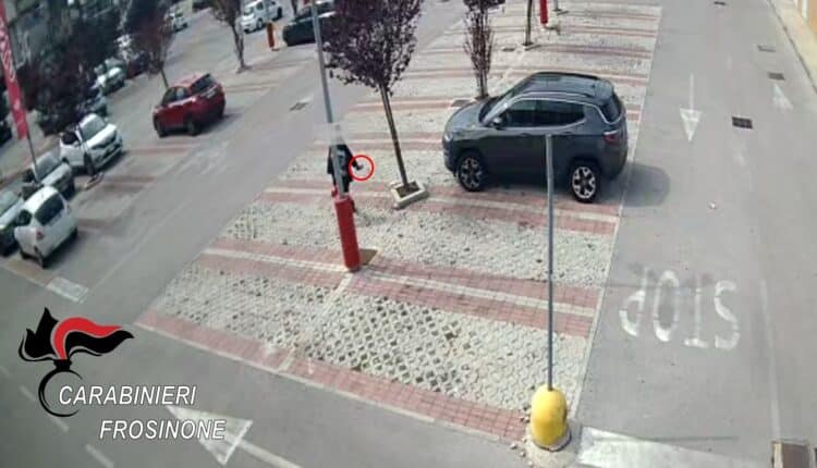 Sora, 32enne nigeriano arrestato dai carabinieri: si aggirava in un parcheggio con una mannaia