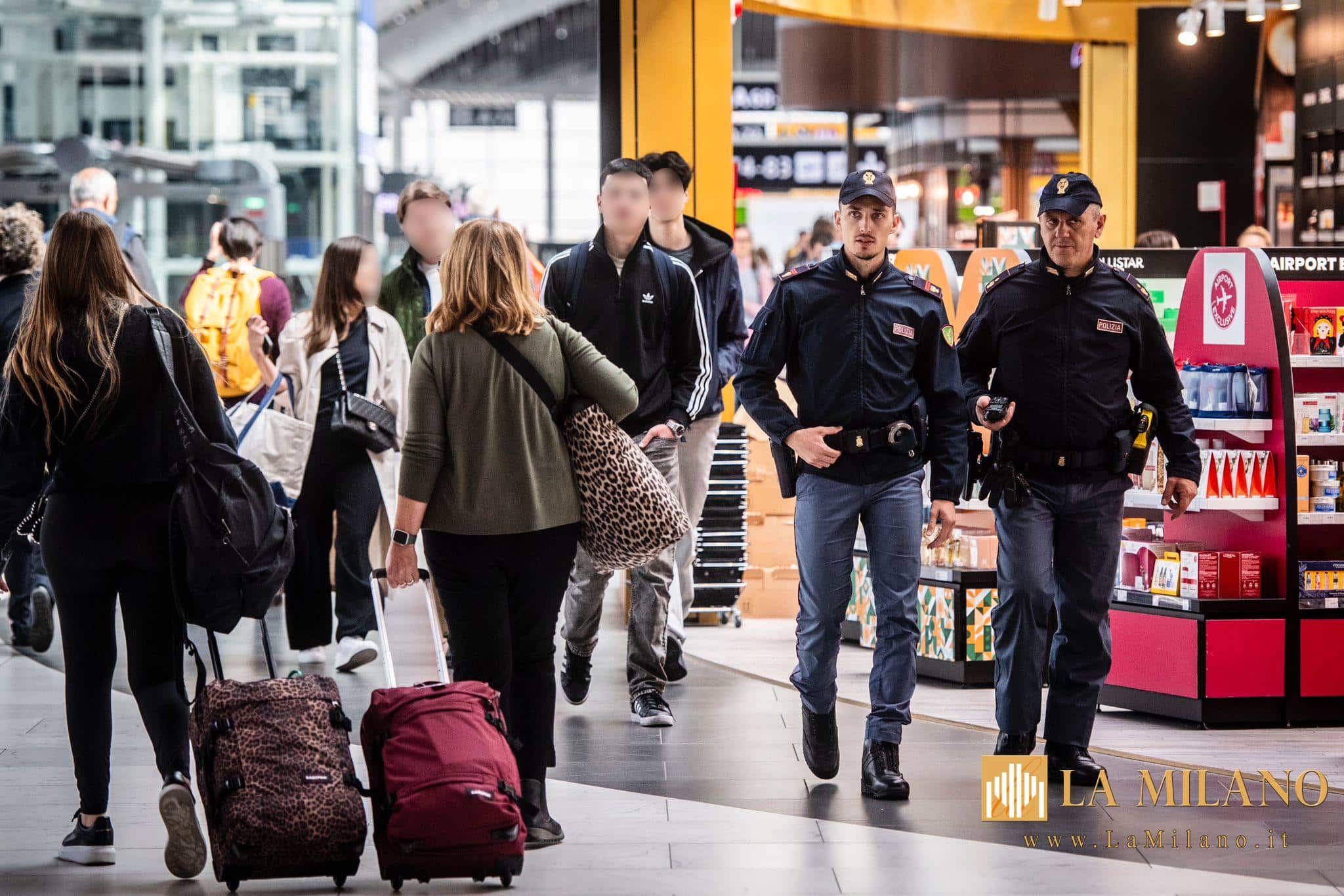 Fiumicino, la Polizia di Frontiera smantella banda di ladri seriali: refurtiva di lusso recuperata
