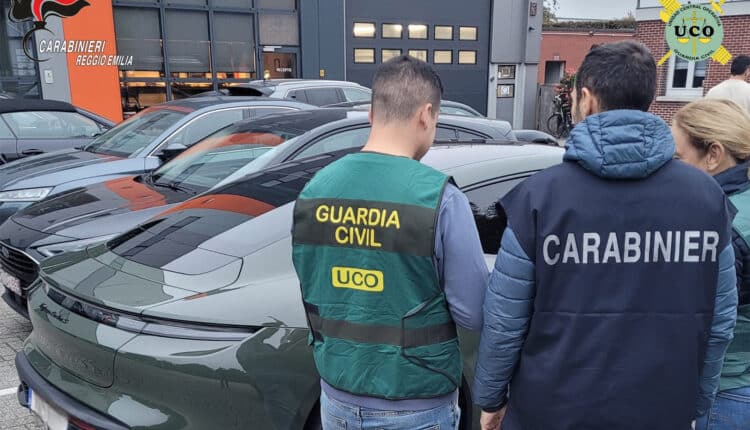 Reggio Emilia, smantellata banda transnazionale che rubava auto di lusso per venderle a Dubai: 9 arresti e sequestri per oltre 2 milioni