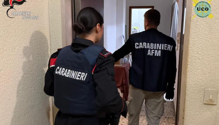 Reggio Emilia, smantellata banda transnazionale che rubava auto di lusso per venderle a Dubai: 9 arresti e sequestri per oltre 2 milioni