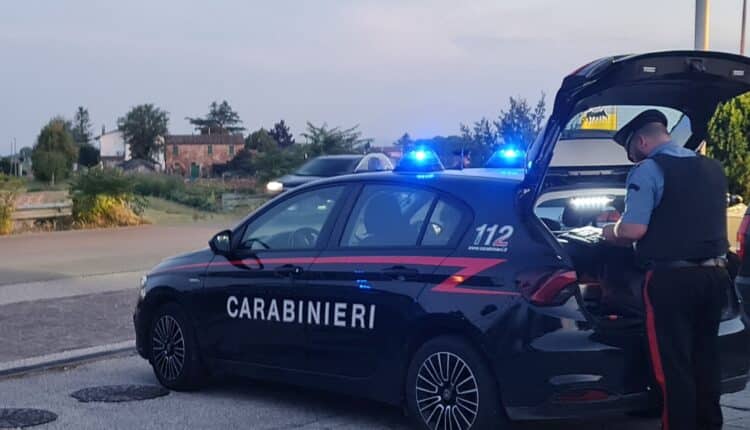 Cesena, picchia la madre: allontanato d’urgenza da casa un uomo a Borello